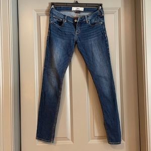 Junior’s Hollister skinny jeans